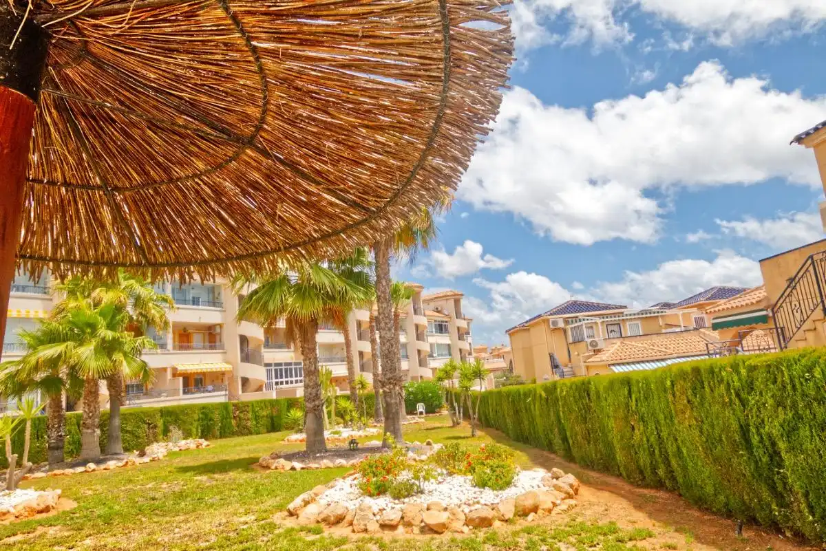 Vista exterior de Apartamento en venta en Orihuela con Aire acondicionado, Terraza y Amueblado
