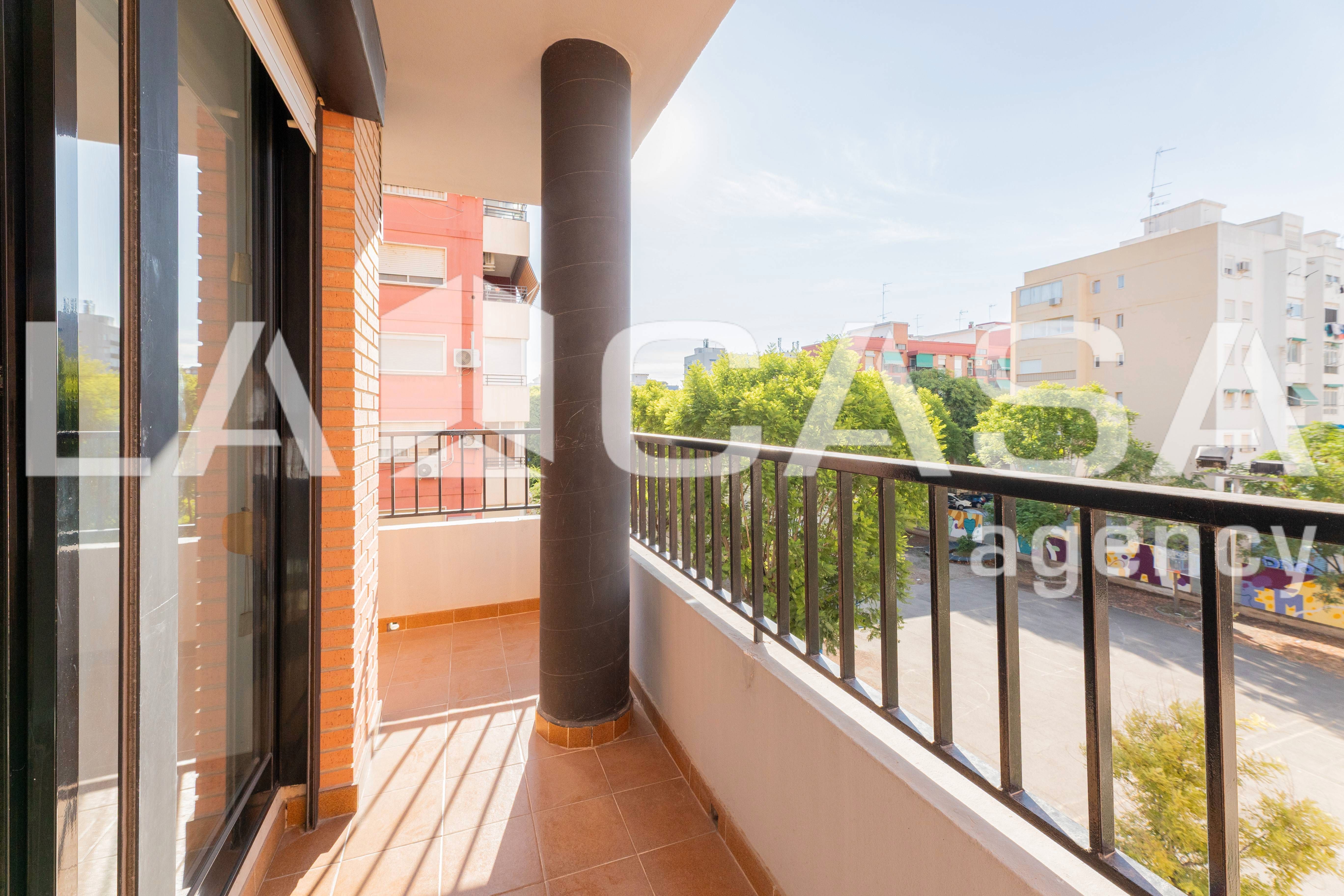 Balcony of Flat for sale in  Valencia Capital  with Balcony