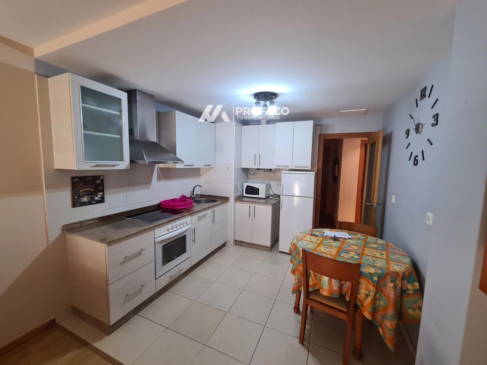 Cuina de Pis en venda en O Carballiño   amb Calefacció, Terrassa i Moblat