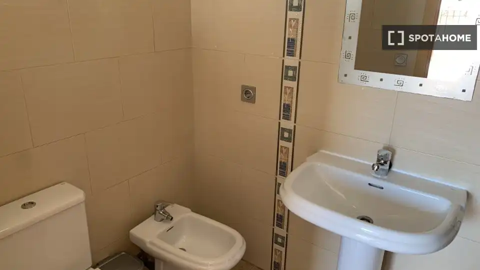 Baño de Piso de alquiler en Sagunto / Sagunt con Aire acondicionado, Calefacción y Amueblado