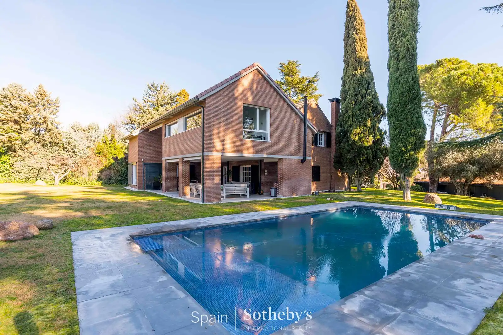 Exterior view of Houses for sale in La Moraleja  with Air Conditioner, Heating and Private garden