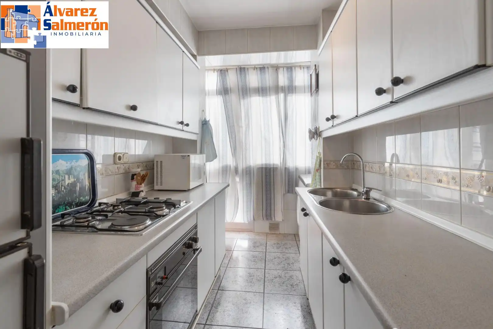 Kitchen of Flat for sale in Genil