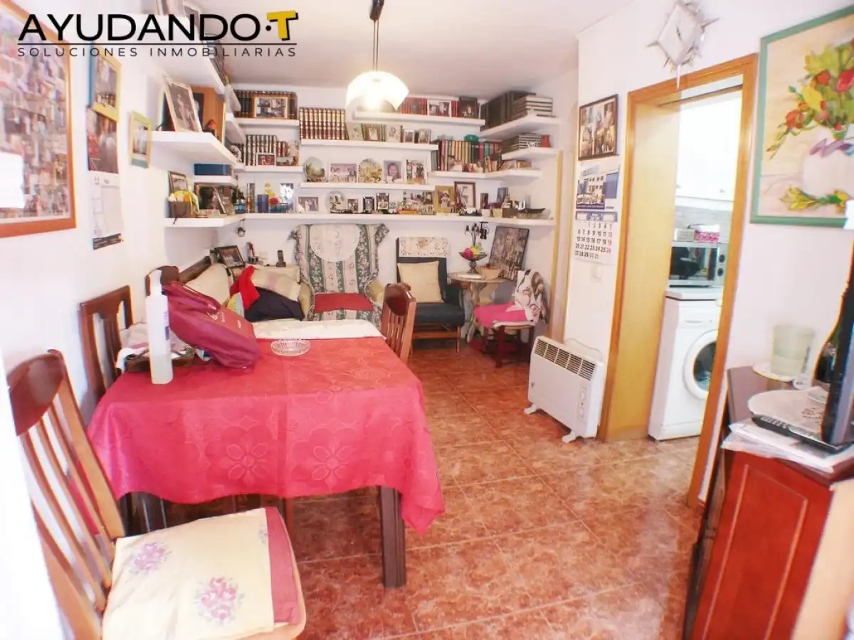 Habitación de Piso en venta en Madrid con Calefacción