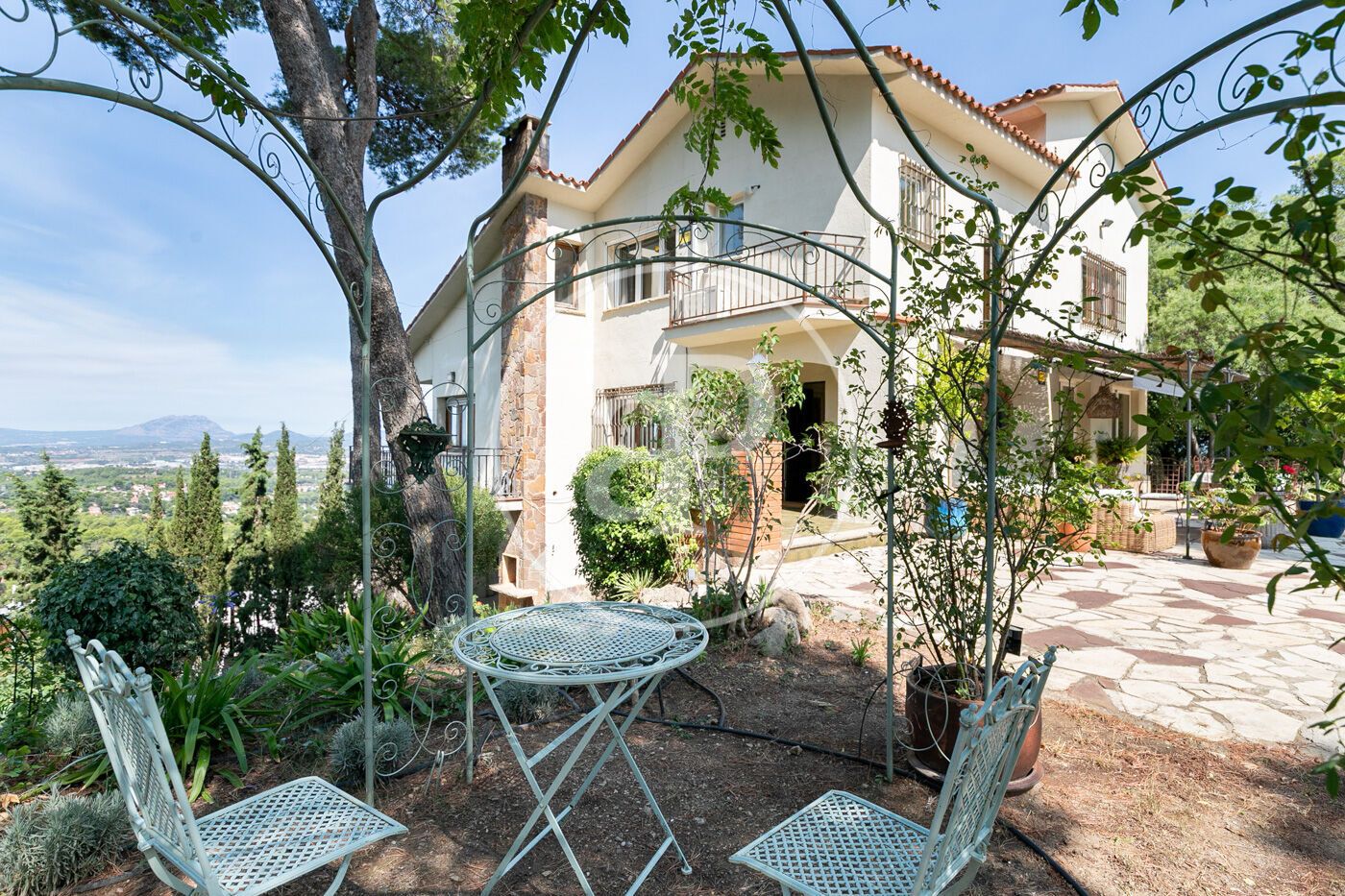 Jardí de Casa o xalet en venda en Sant Cugat del Vallès amb Aire condicionat, Calefacció i Jardí privat