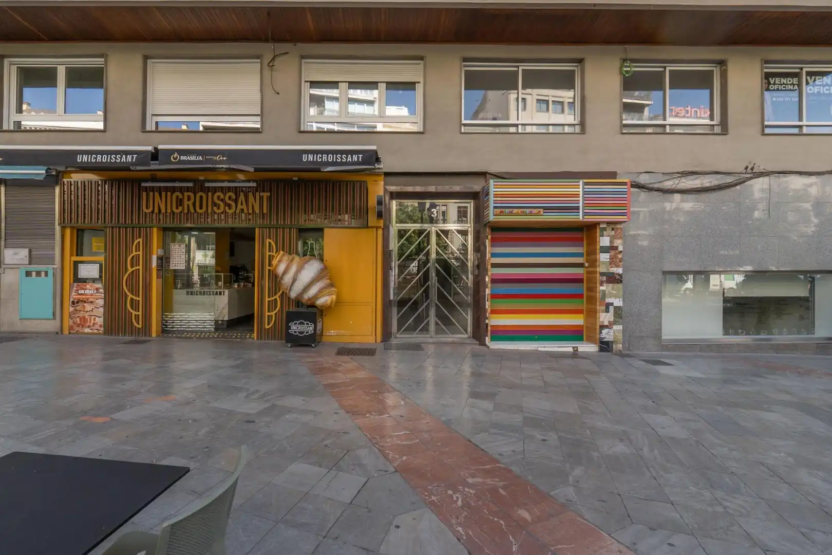 Exterior view of Flat for sale in Granada  with Air Conditioner and Heating