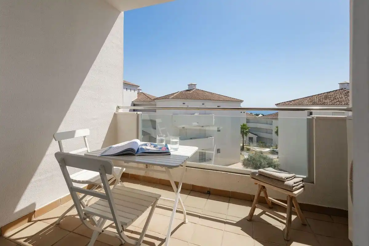 Terrasse von Wohnungen zur Miete in Manilva mit Klimaanlage, Heizung und Terrasse