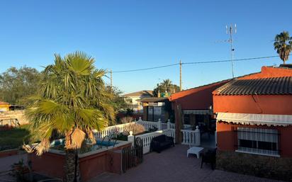 Vista exterior de Casa o xalet en venda en Turís amb Aire condicionat, Jardí privat i Terrassa
