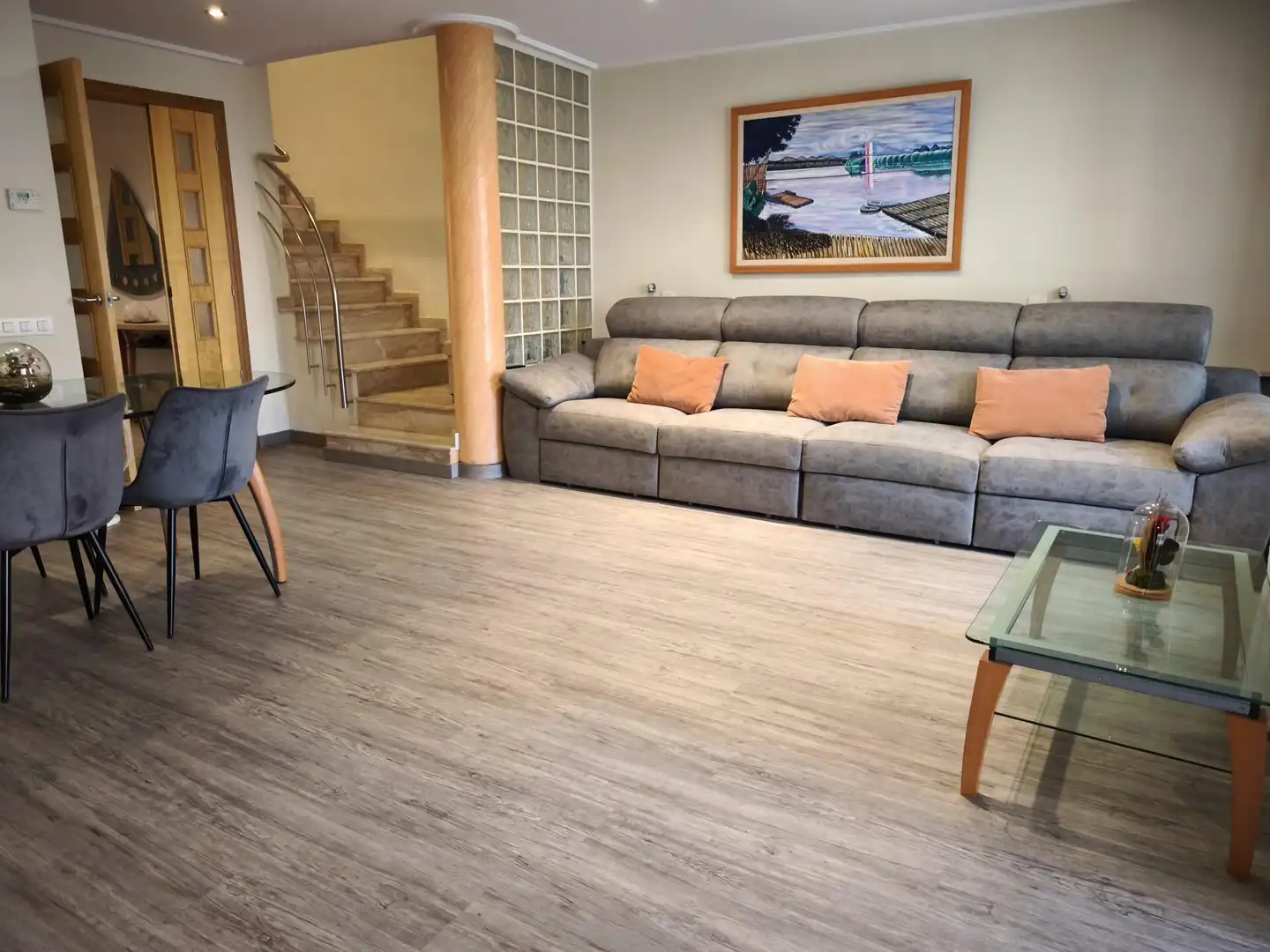 Sala d'estar de Casa o xalet en venda en Amposta amb Parquet, Terrassa i Moblat
