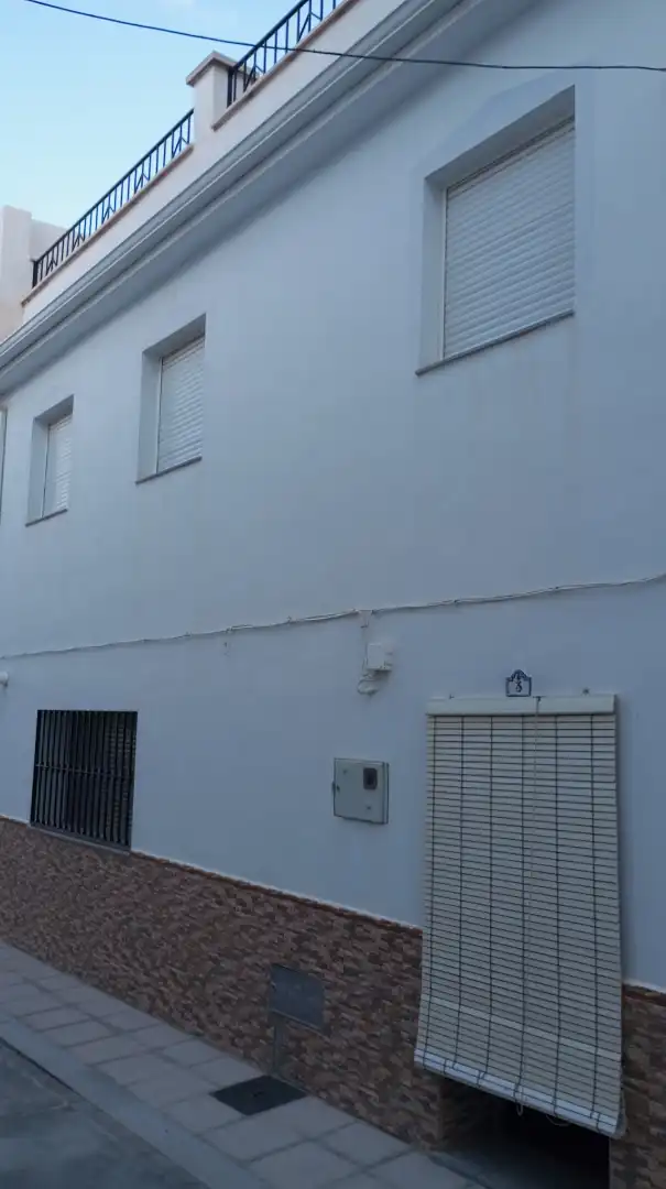 Vista exterior de Casa o xalet en venda en Baza amb Moblat