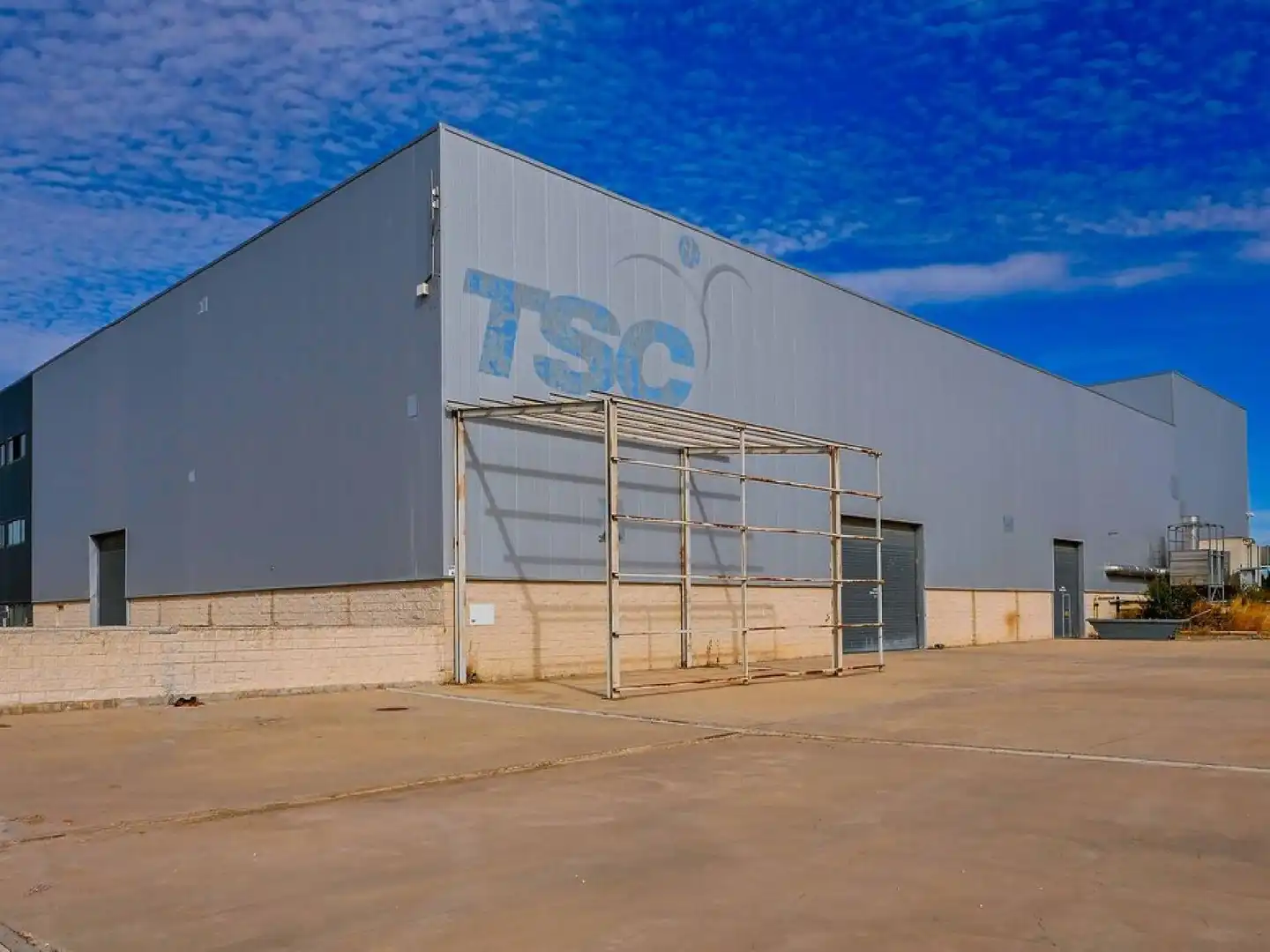 Vista exterior de Nave industrial en venta en Tarancón