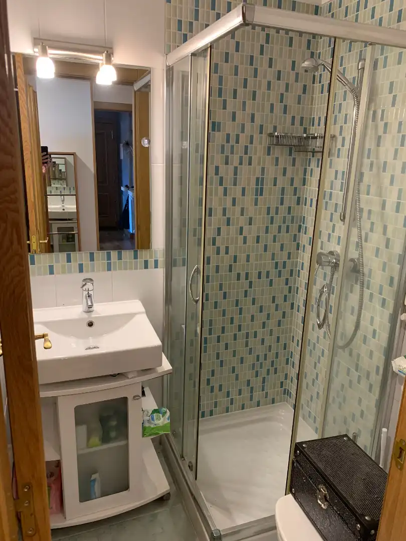 Badezimmer von Dachboden zum Verkauf in Poio mit Heizung, Parkett und Abstellraum
