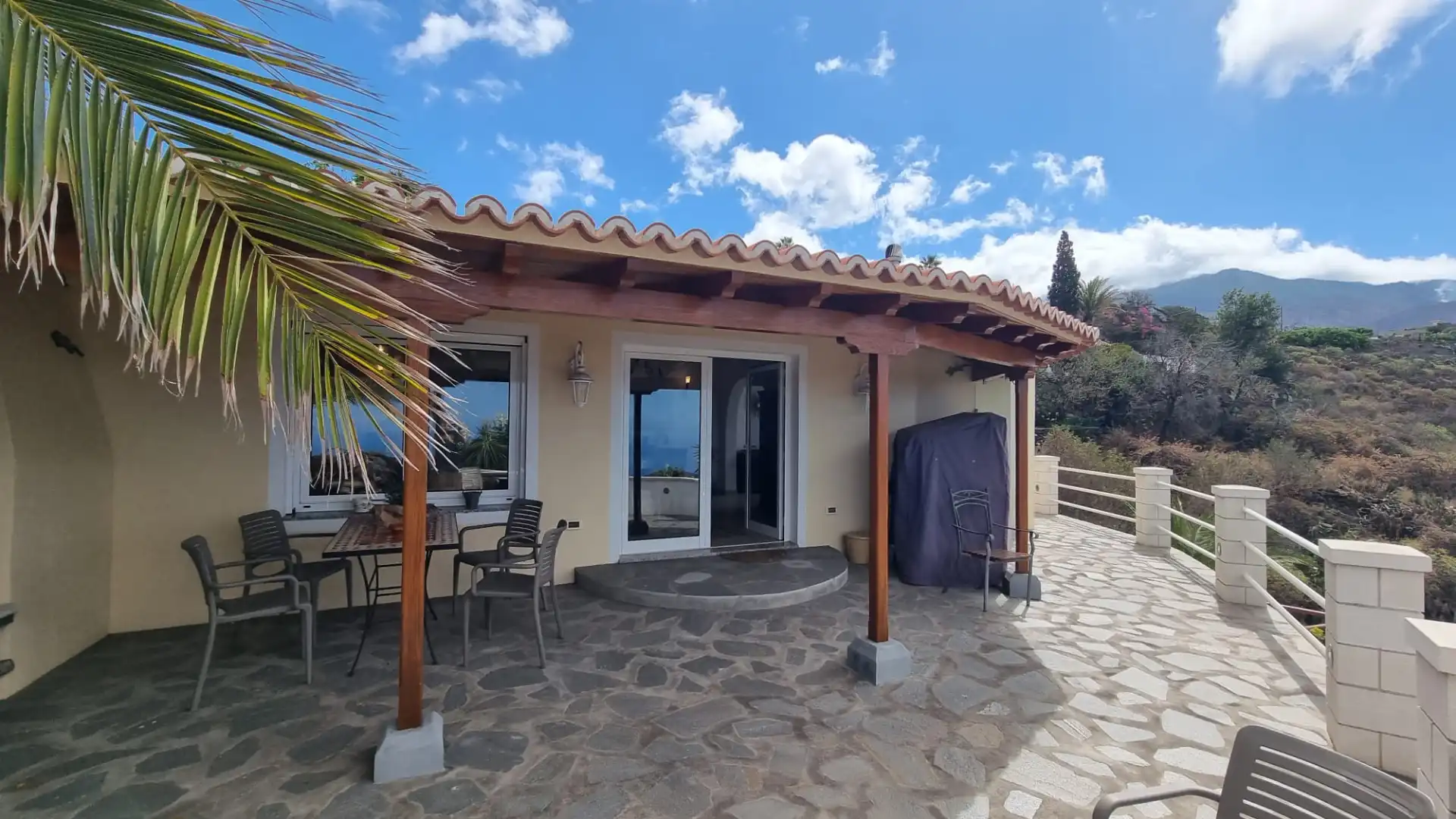 Terrassa de Casa o xalet en venda en El Paso amb Aire condicionat, Calefacció i Jardí privat
