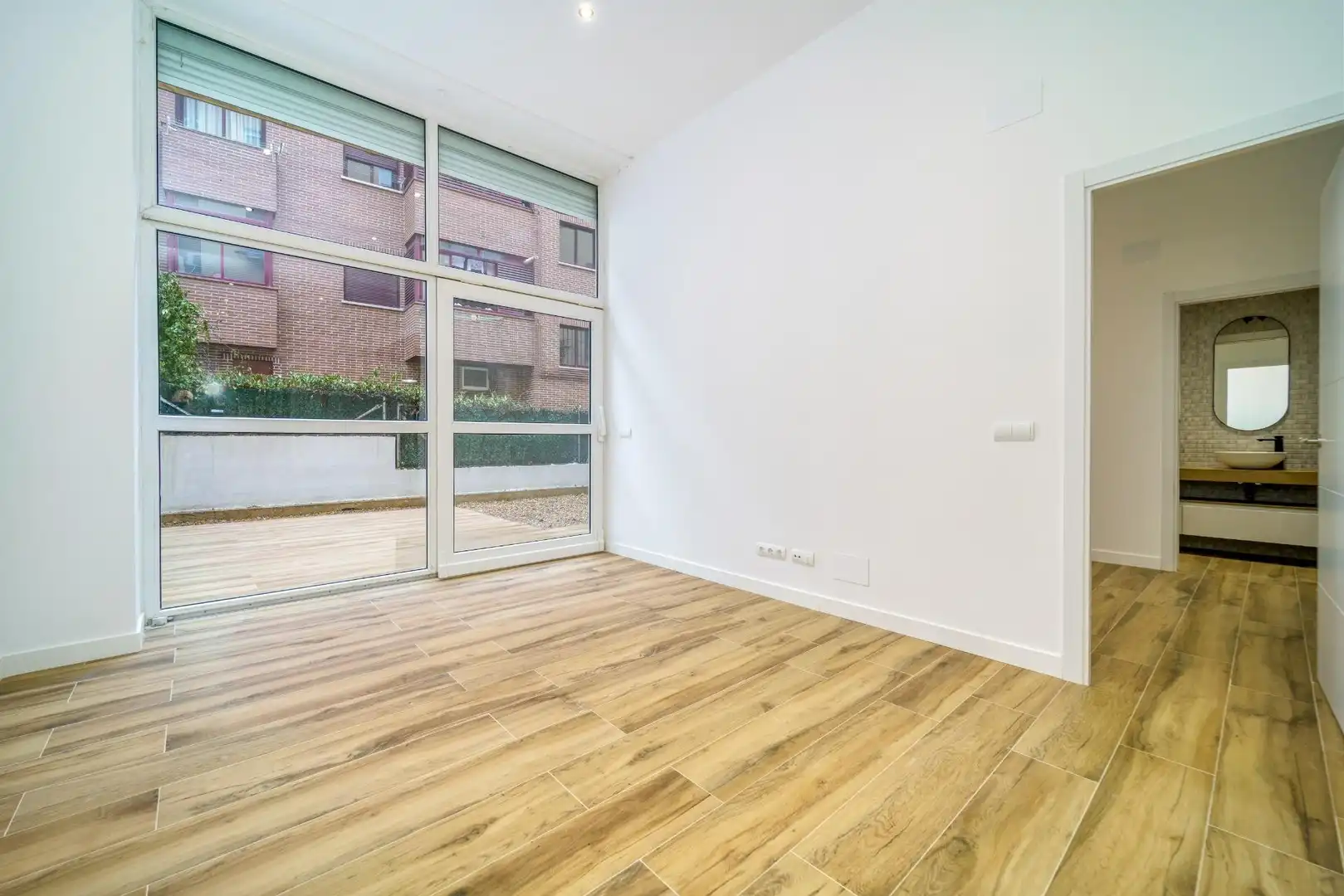 Planta baixa en venda en Madrid amb Calefacció i Terrassa