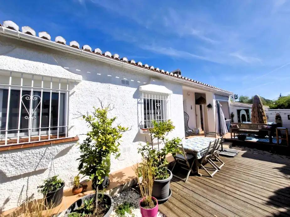 Vista exterior de Casa o chalet en venta en Mijas con Aire acondicionado, Jardín privado y Terraza