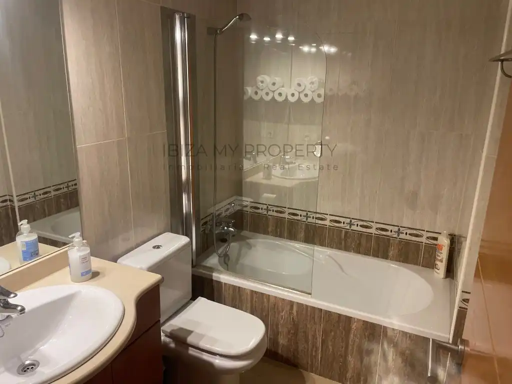 Bathroom of Apartments for sale in Eivissa  with Air Conditioner, Terrace and Furnished