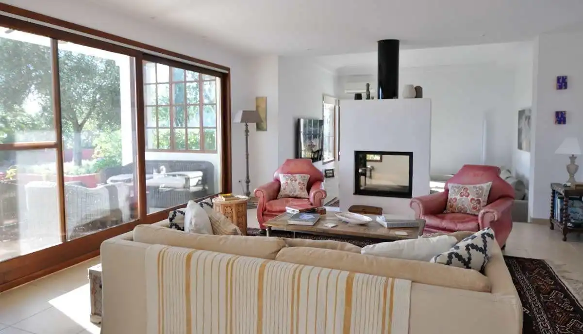 Sala d'estar de Casa o xalet en venda en Cervera del Maestre amb Aire condicionat, Calefacció i Jardí privat