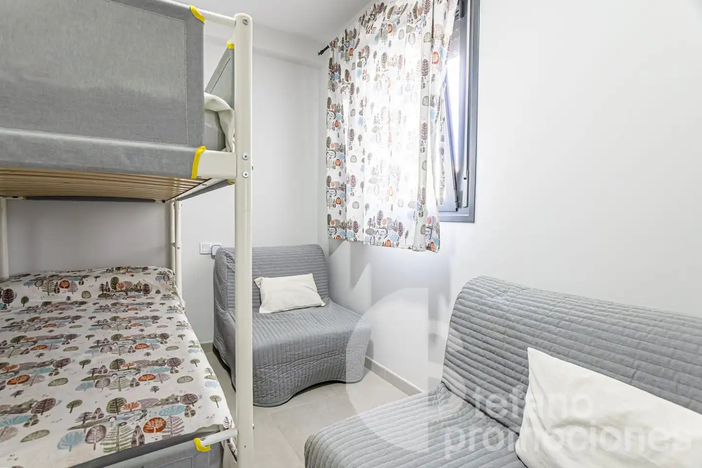 Schlafzimmer von Dachboden zum Verkauf in Málaga mit Klimaanlage, Terrasse und Abstellraum