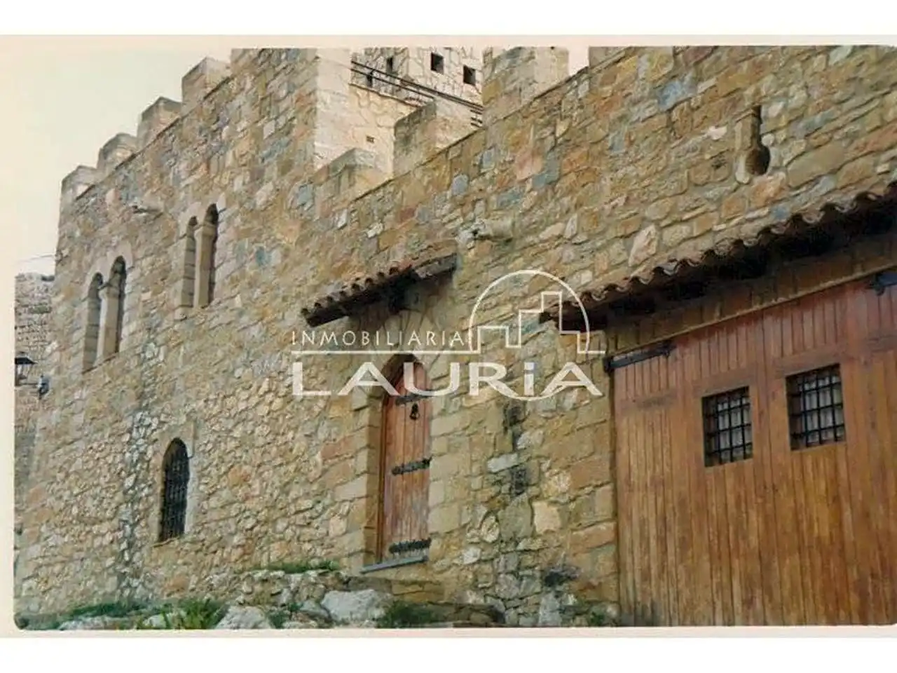 Exterior view of Houses for sale in Alpuente  with Air Conditioner and Terrace