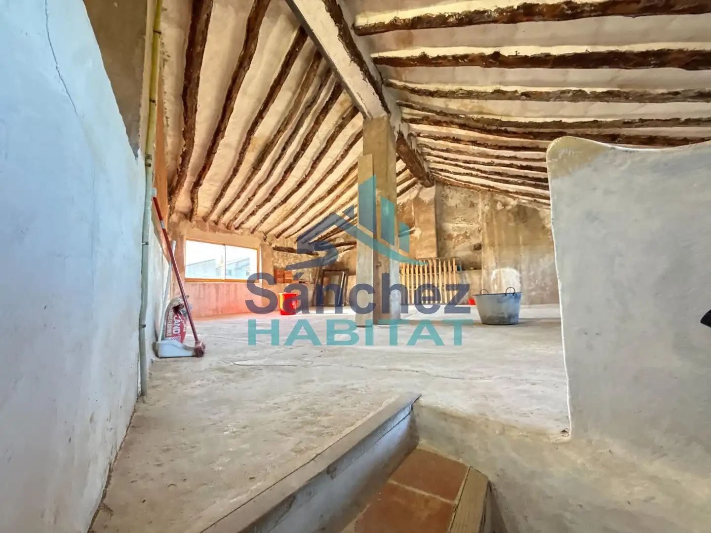 Casa rústica amb jardí en venda a Bolea 34