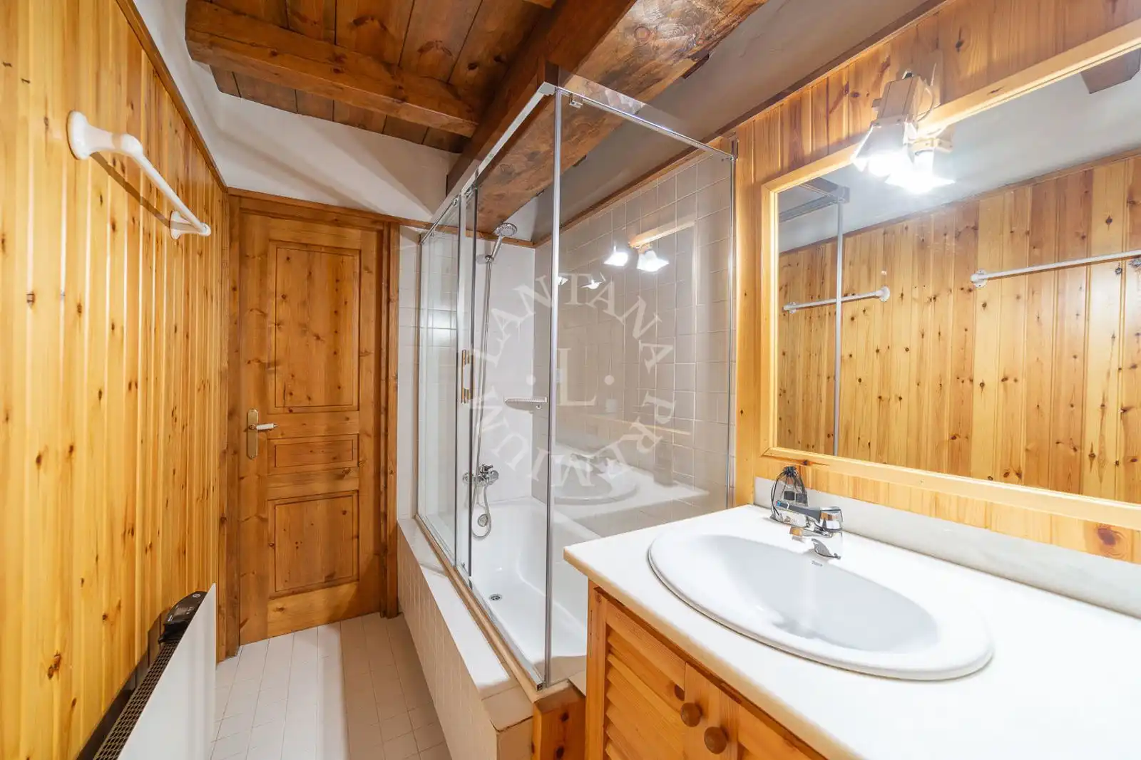 Baño de Casa o chalet en venta en Naut Aran con Calefacción, Parquet y Terraza