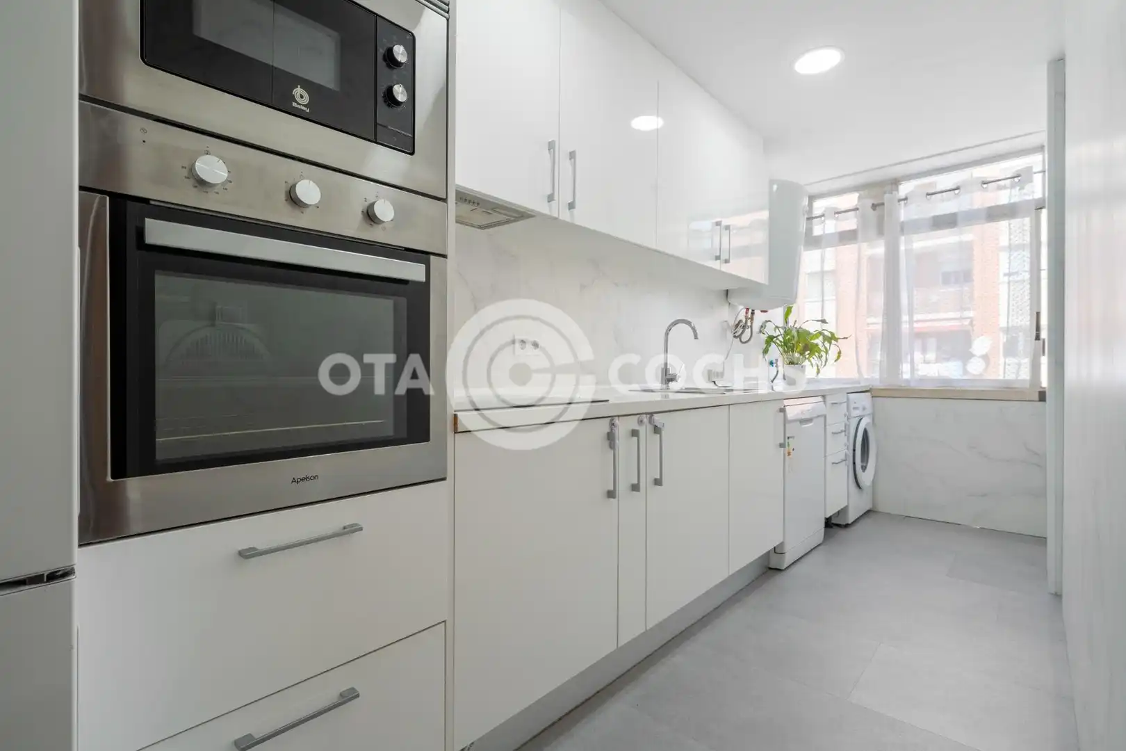 Kitchen of Flat for sale in Reus  with Air Conditioner, Balcony and Community pool