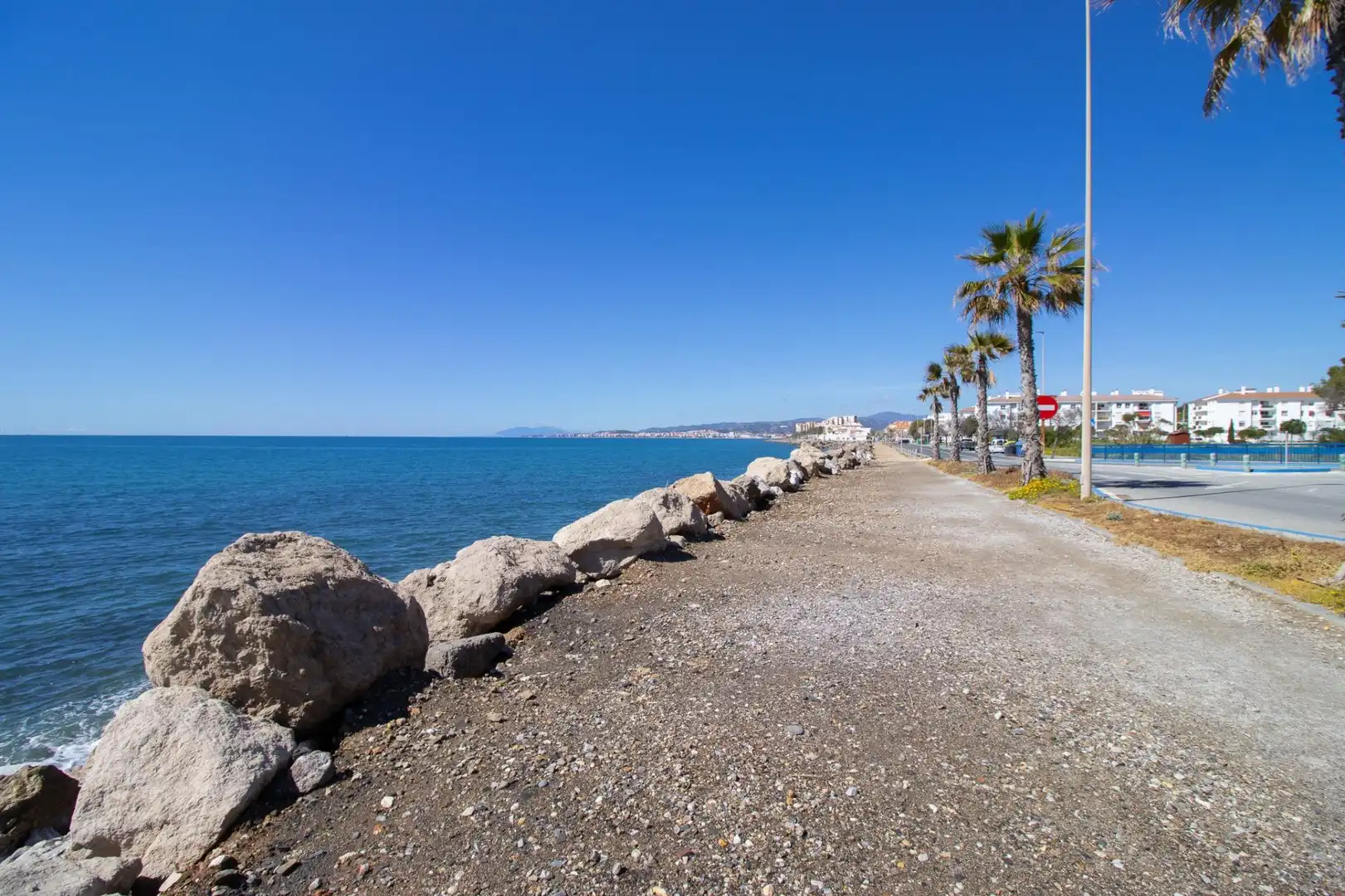 Vista exterior de Casa o chalet en venta en Vélez-Málaga con Piscina comunitaria
