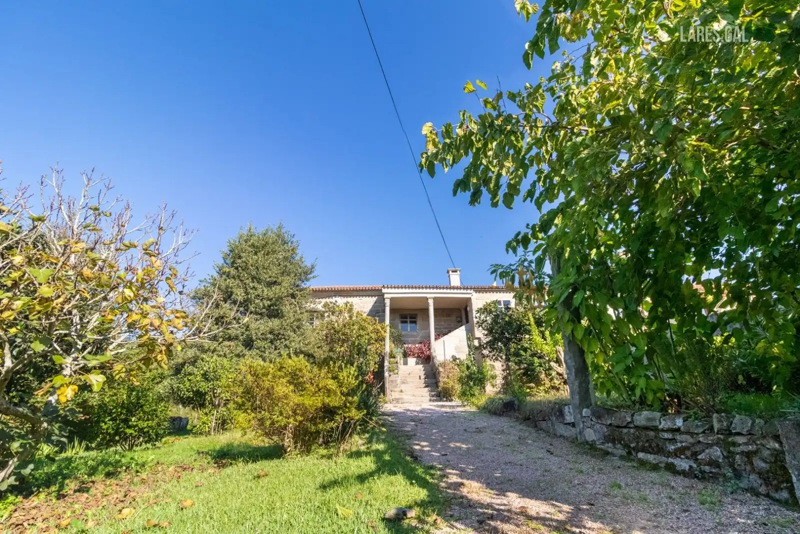 Vista exterior de Edificio en venta en Cangas 