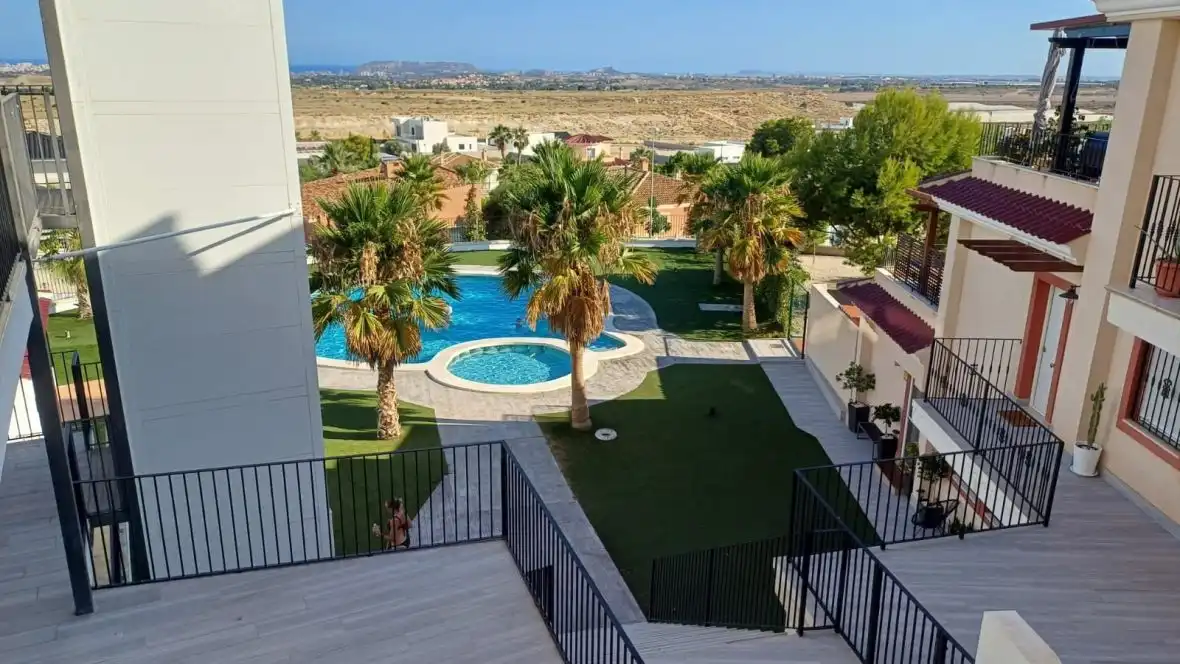 Mini appartamento con piscina in vendita a Carrer de  lalgeps, imagen 3