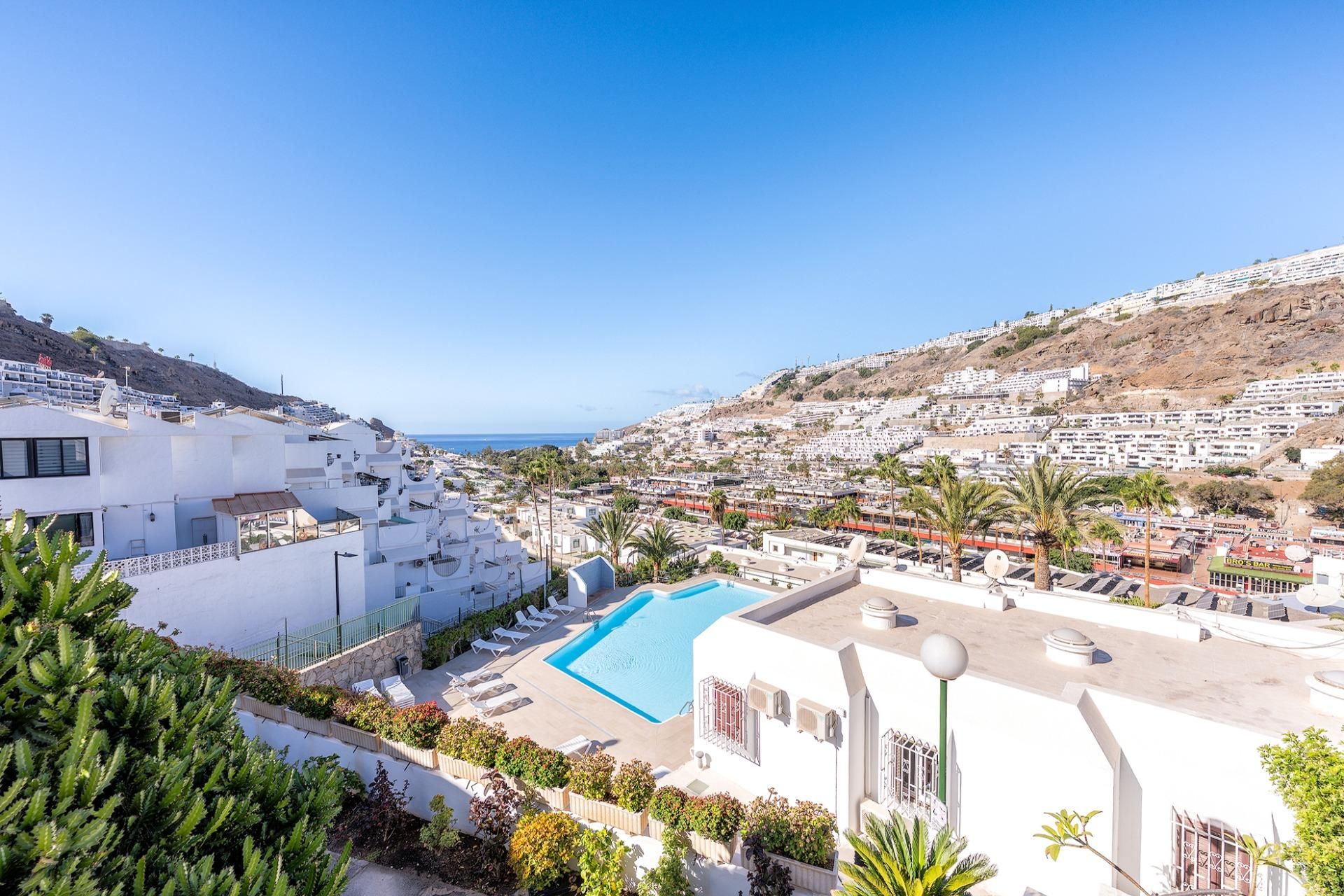 Vista exterior de Casa o xalet en venda en Mogán amb Jardí privat, Terrassa i Balcó