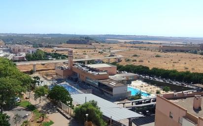 Piscina de Pis en venda en Alcalá de Guadaira amb Aire condicionat