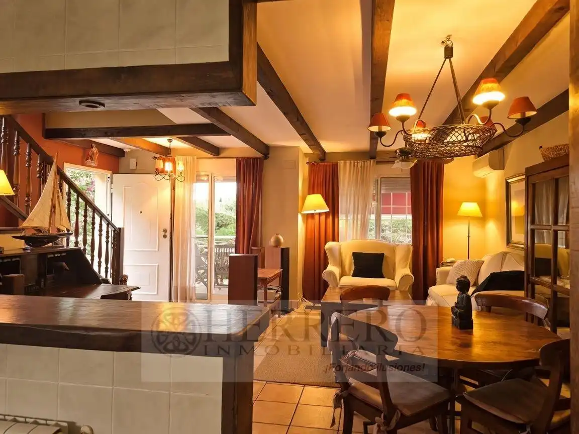 Sala de estar de Casa adosada en venta en Gandia con Aire acondicionado, Calefacción y Jardín privado