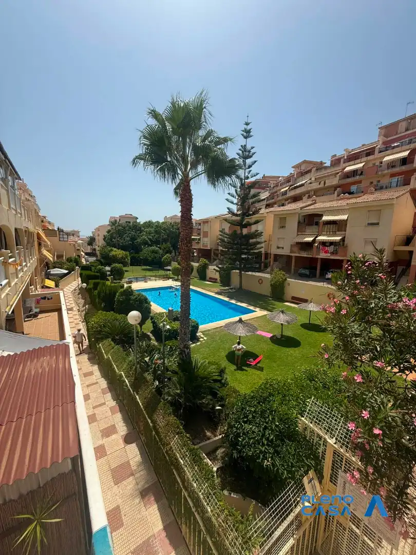 Jardí de Pis de lloguer en Benalmádena amb Aire condicionat, Terrassa i Moblat
