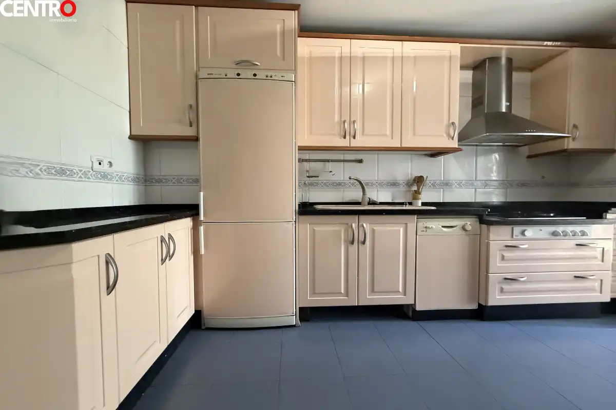 Cocina de Piso en venta en Granada con Aire acondicionado, Calefacción y Jardín privado