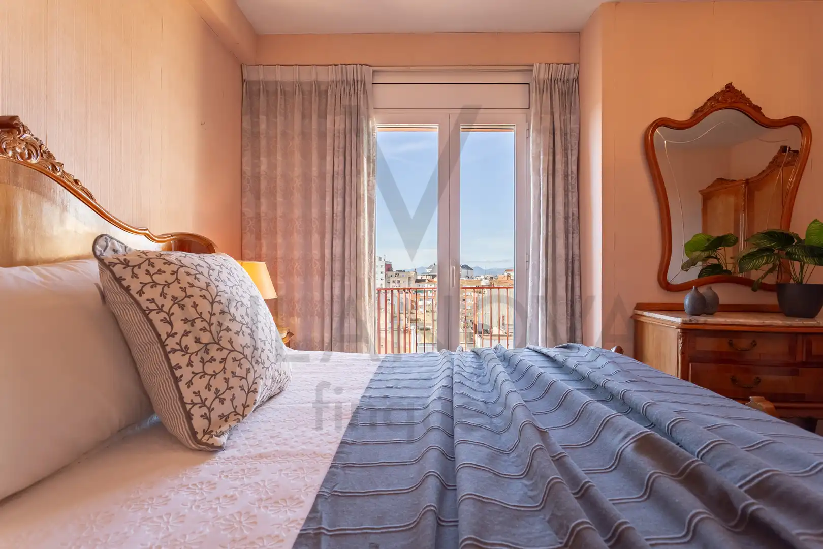 Schlafzimmer von Dachboden zum Verkauf in Reus mit Heizung, Terrasse und Abstellraum