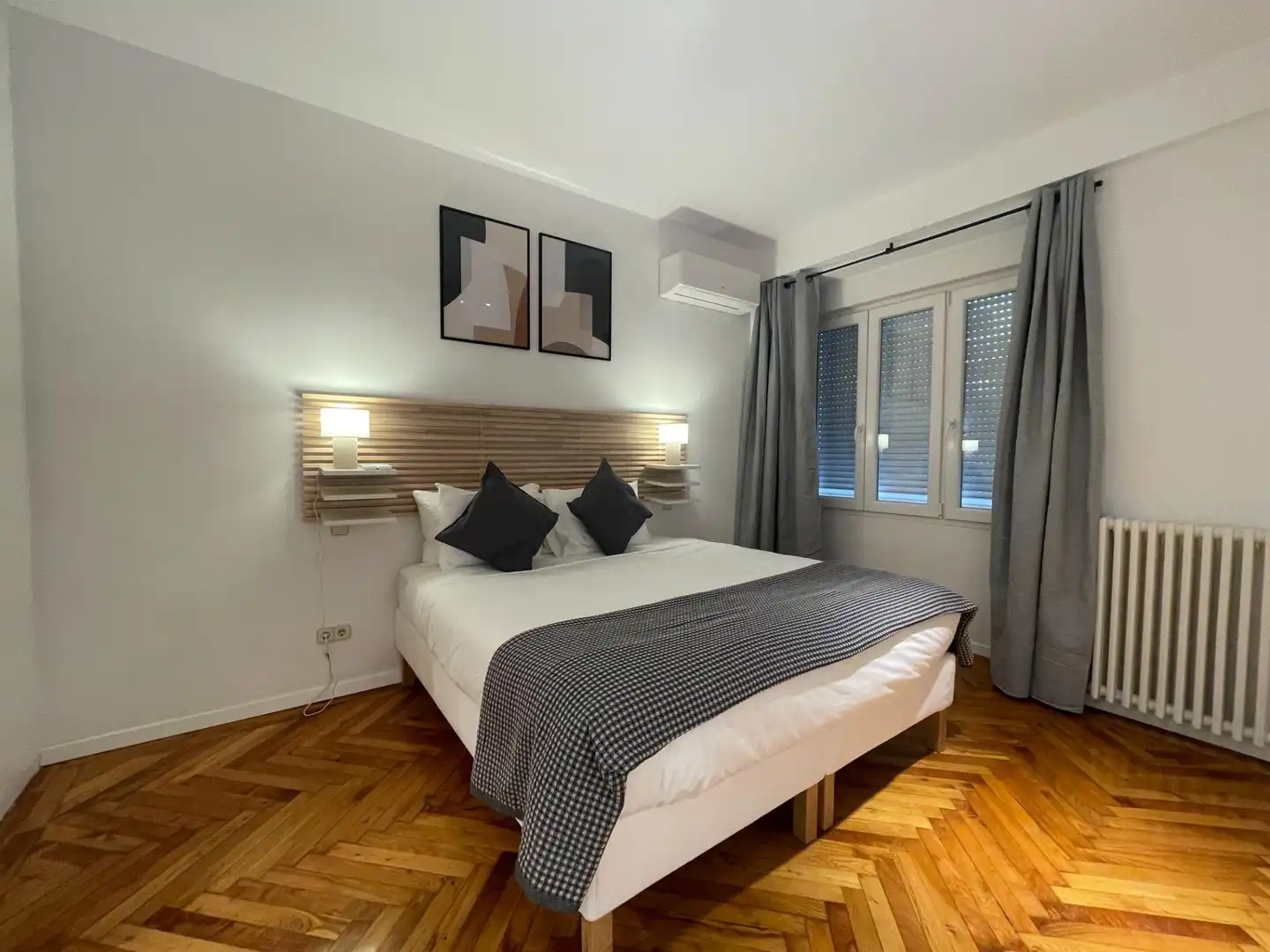 Bedroom of Flat for rent in Madrid  with Air Conditioner, Heating and Parquet flooring