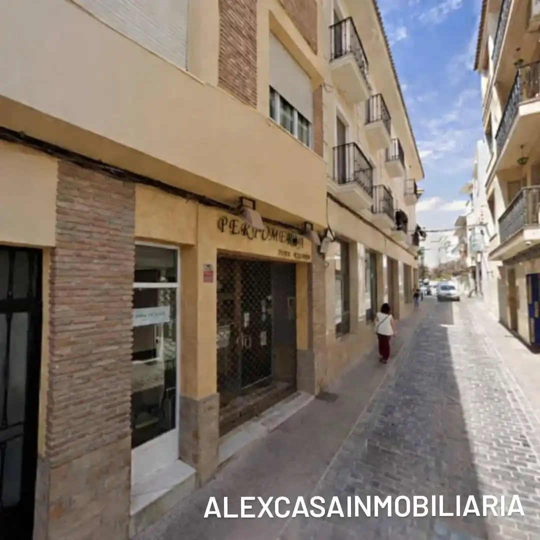 Local comercial en venda a Cabra