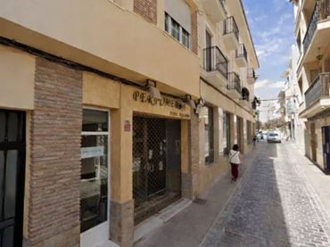 Local commercial à vendre à Cabra