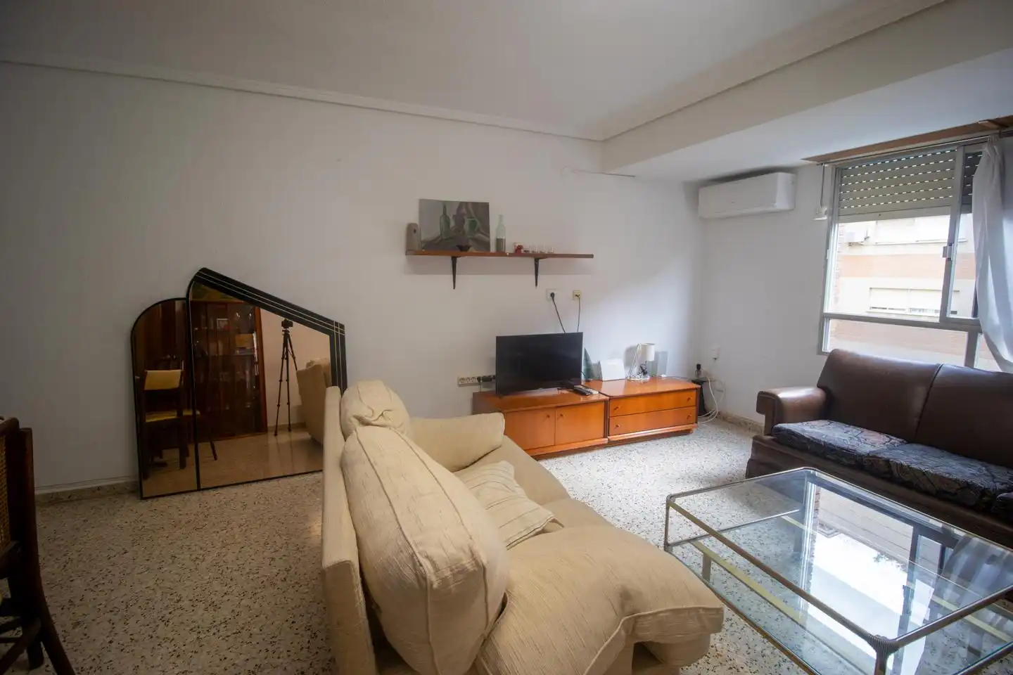 Sala d'estar de Pis de lloguer en Valencia amb Aire condicionat, Calefacció i Moblat