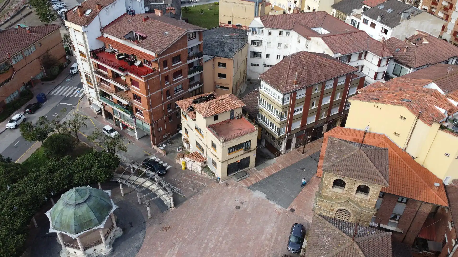 Vista exterior de Edifici en venda en Aller