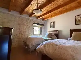 Dormitori de Casa adosada en venda en Valle de Sedano amb Jardí privat, Traster i Moblat