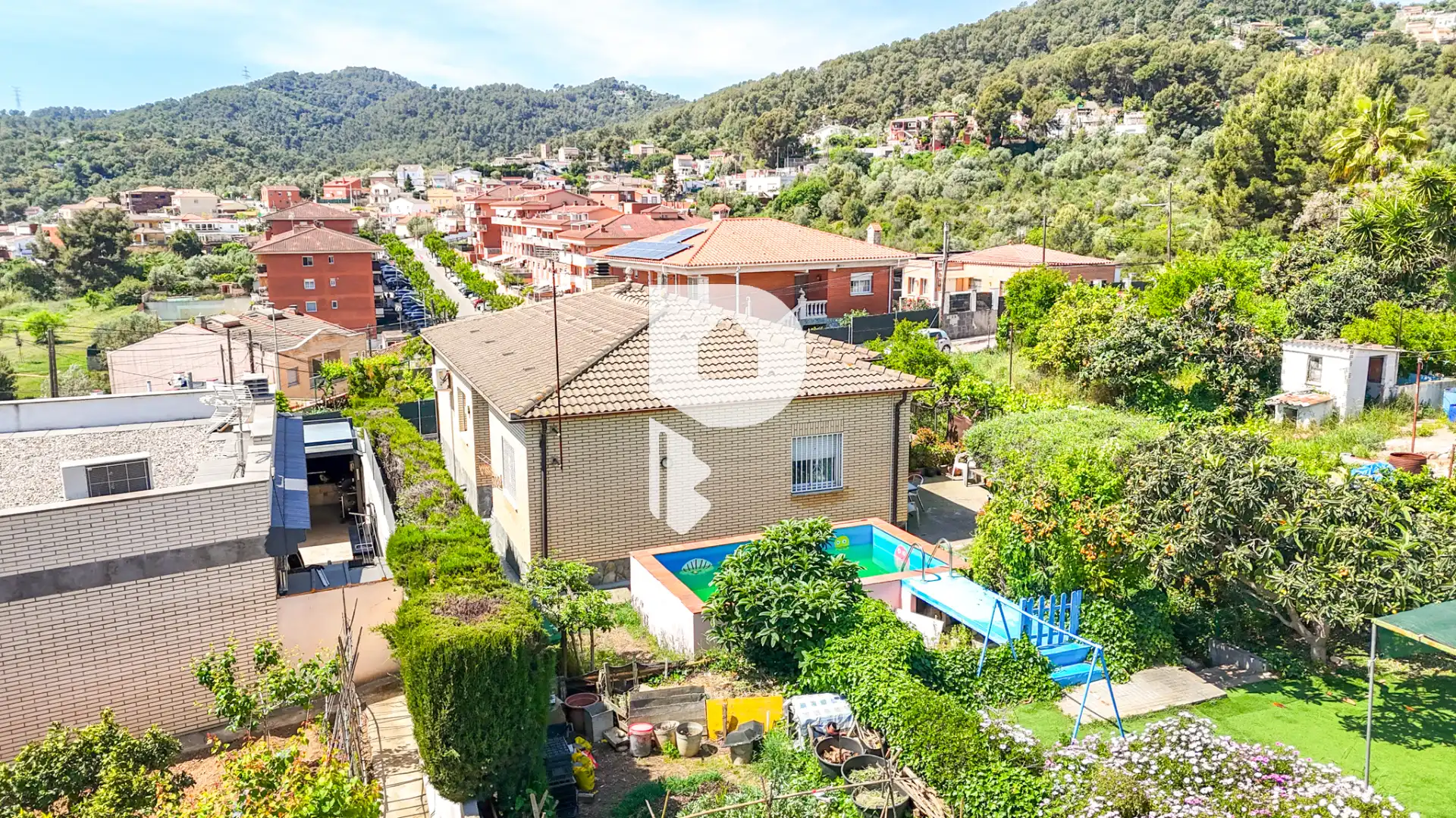 Außenansicht von Haus oder Chalet zum Verkauf in Sant Vicenç Dels Horts mit Klimaanlage, Heizung und Privatgarten