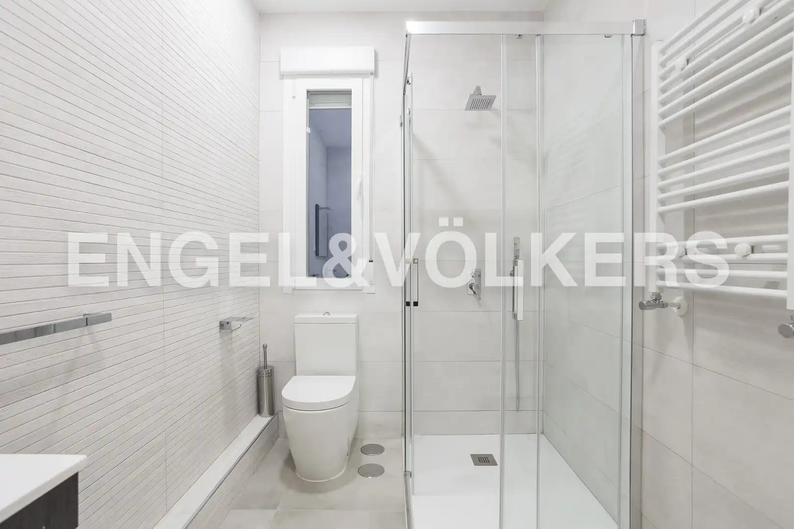Bathroom of Flat for rent in Madrid  with Air Conditioner, Heating and Furnished