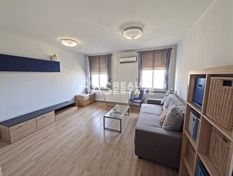 Vista exterior de Pis en venda en Cerdanyola del Vallès amb Aire condicionat i Moblat