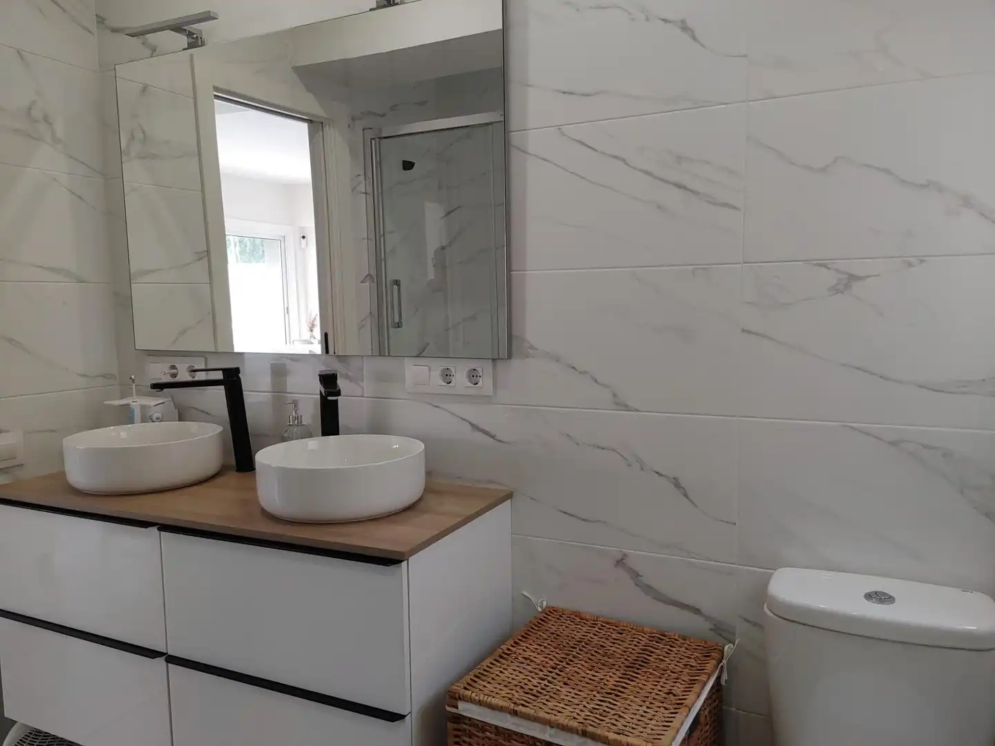 Bathroom of Flat for sale in L'Hospitalet de Llobregat  with Heating, Terrace and Balcony