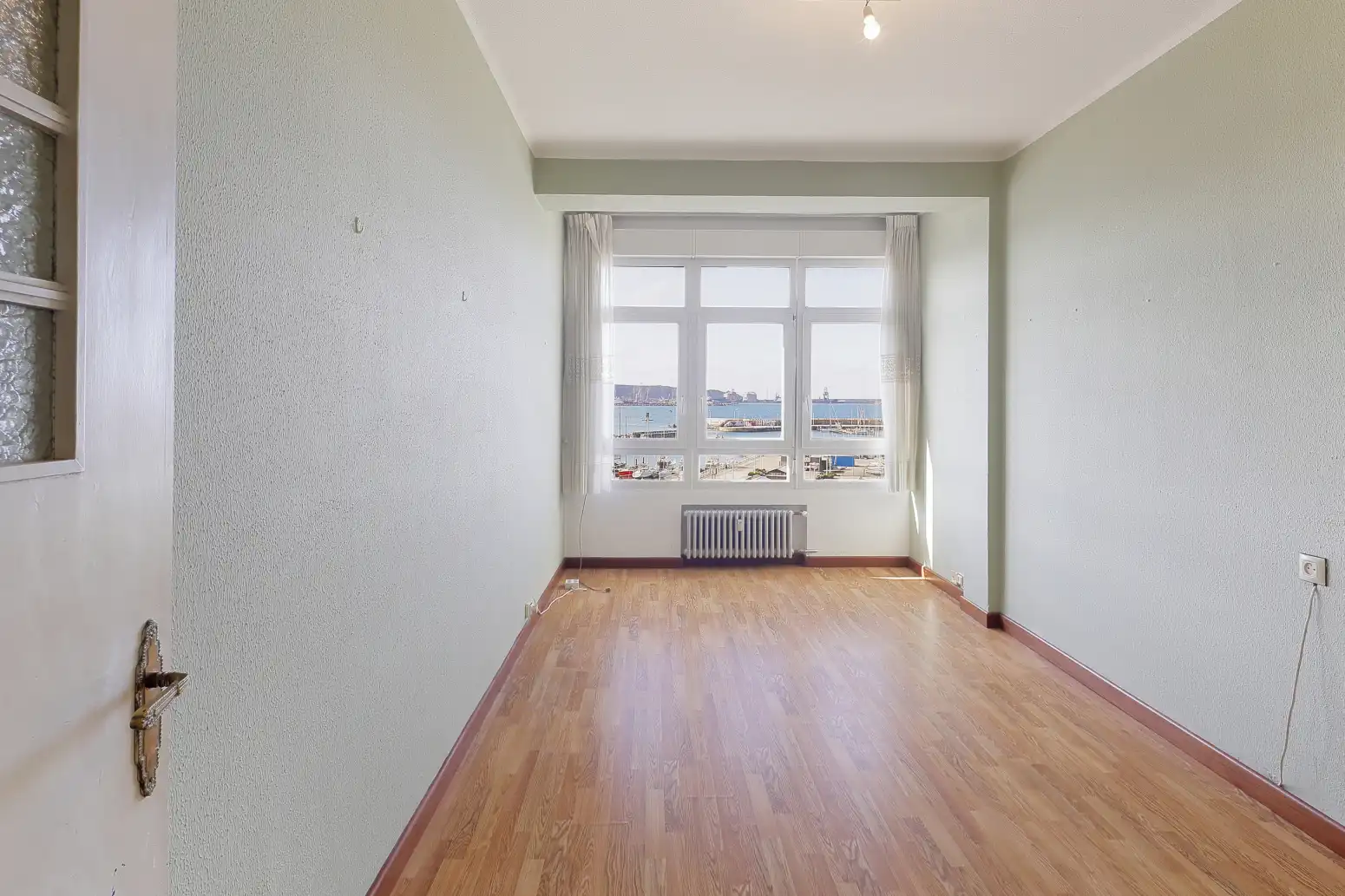 Bedroom of Flat for sale in Gijón   with Heating, Parquet flooring and Storage room