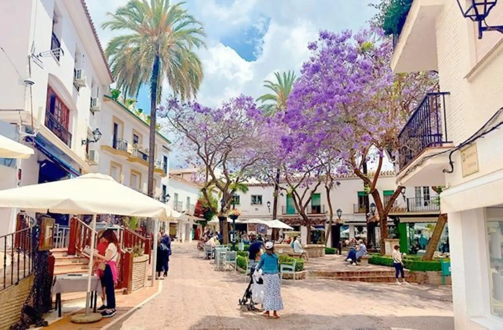 Vista exterior de Dúplex en venda en Marbella amb Aire condicionat i Moblat