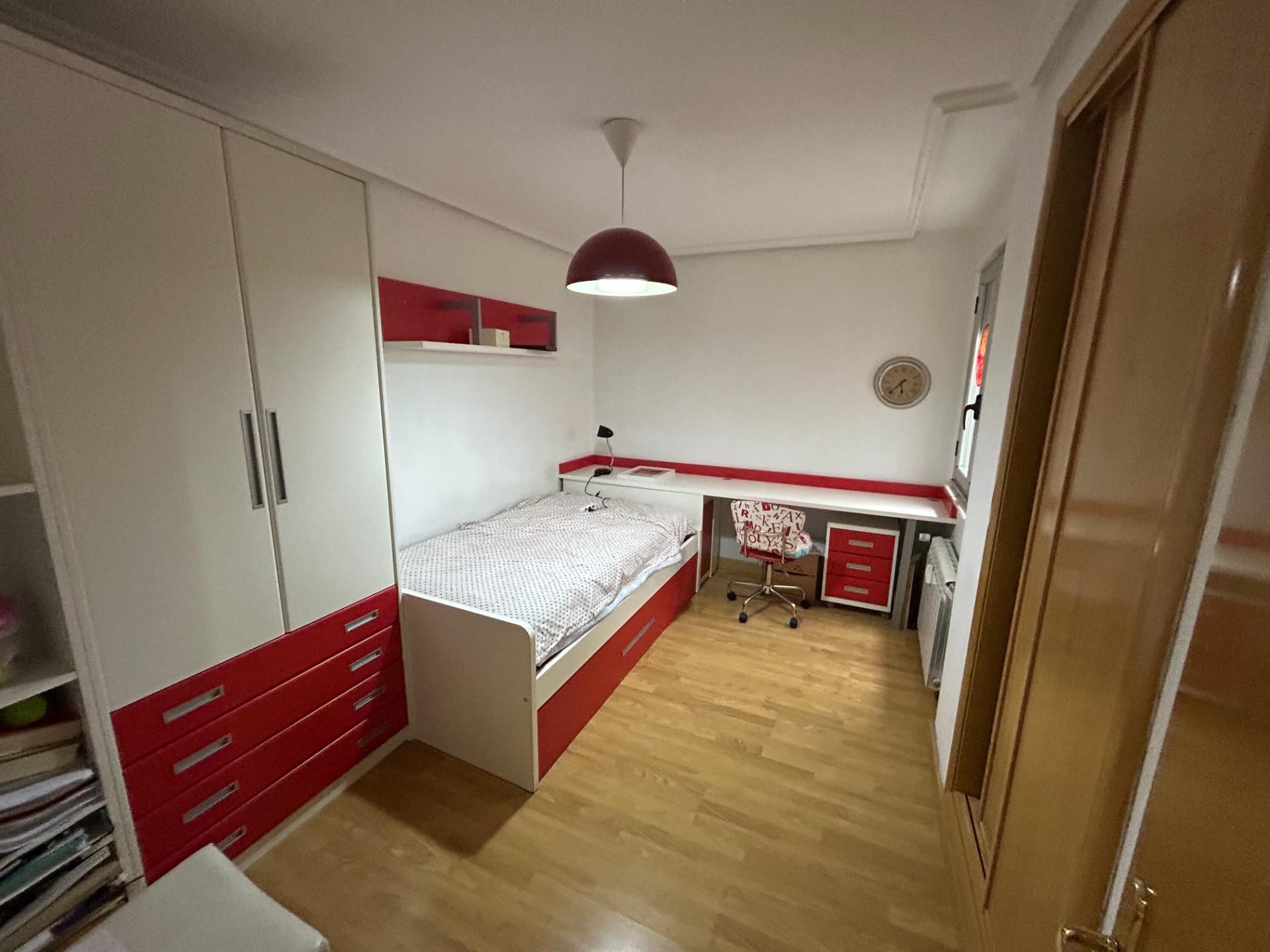 Bedroom of Flat for sale in Salamanca Capital  with Heating, Terrace and Balcony