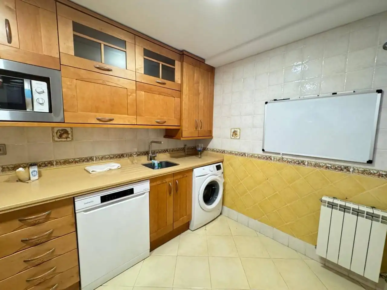 Kitchen of Houses for rent in Alcalá de Henares  with Air Conditioner, Heating and Private garden