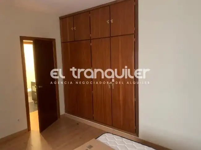Schlafzimmer von Wohnung zur Miete in Madrid mit Terrasse, Möbliert und Waschmaschine
