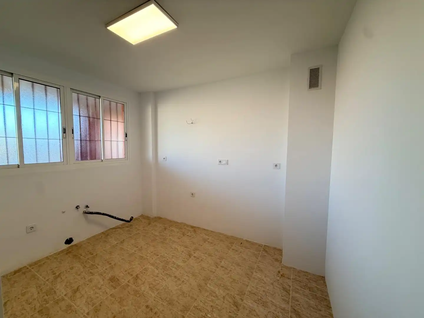 Piso en venta en Roquetas de Mar con Jardín privado, Terraza y Piscina comunitaria